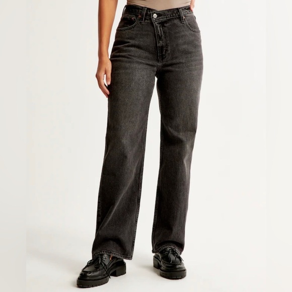 - High rise 90s Relaxed jeans - Picture 2 of 10